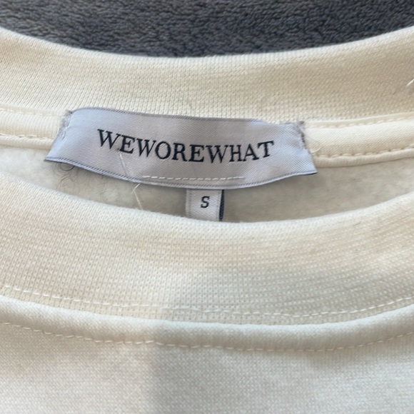 White oversized sweatshirt - Picture 2 of 2